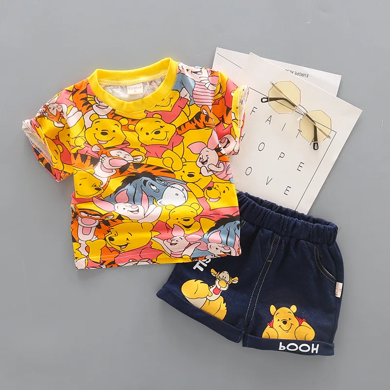 Long-term Stock! Summer BOY'S Whinnie the Pooh Bear Short Sleeved Shorts Two-Piece Set
Long-term Stock! Summer BOY'S Whinnie the Pooh Bear Short Sleeved Shorts Two-Piece Set
