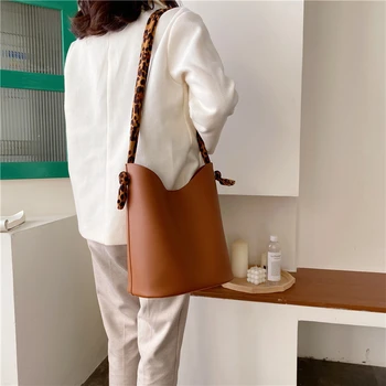 bags for women 2020 Designer Leather Bucket Bag Soft Leather Large Tote Composite Bag Womens Handcrafted Handbags Women Bag sac
bags for women 2020 Designer Leather Bucket Bag Soft Leather Large Tote Composite Bag Womens Handcrafted Handbags Women Bag sac
