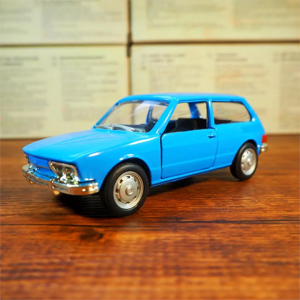 Out Of Print New Special Die-casting Metal German Classic 1973/74 Model Car Home Display Collectiontoys For Children
Out Of Print New Special Die-casting Metal German Classic 1973/74 Model Car Home Display Collectiontoys For Children