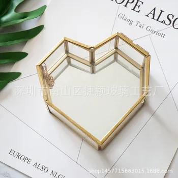European-style creative modern golden polygonal heart-shaped love retro copper-edge glass jewelry decorative storage box LB91511
European-style creative modern golden polygonal heart-shaped love retro copper-edge glass jewelry decorative storage box LB91511