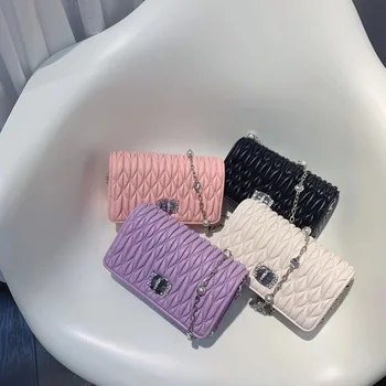 2020 New Lady Folds Diamond Chain Diagonal Embroidery Small Bag Qulity PU Leather Metal Chain Women Crossbody Bag Dinner Bag
2020 New Lady Folds Diamond Chain Diagonal Embroidery Small Bag Qulity PU Leather Metal Chain Women Crossbody Bag Dinner Bag