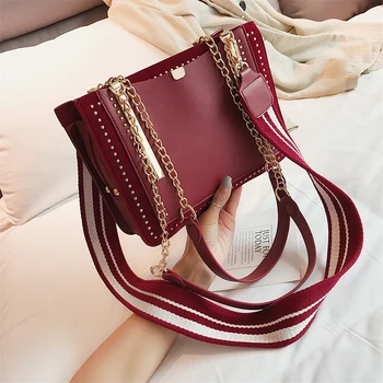 2019 new Luxury Rivet Handbag Women Bag Designer Brand Metal Chain Tote Bags Casual PU Leather Crossbody Bag
2019 new Luxury Rivet Handbag Women Bag Designer Brand Metal Chain Tote Bags Casual PU Leather Crossbody Bag