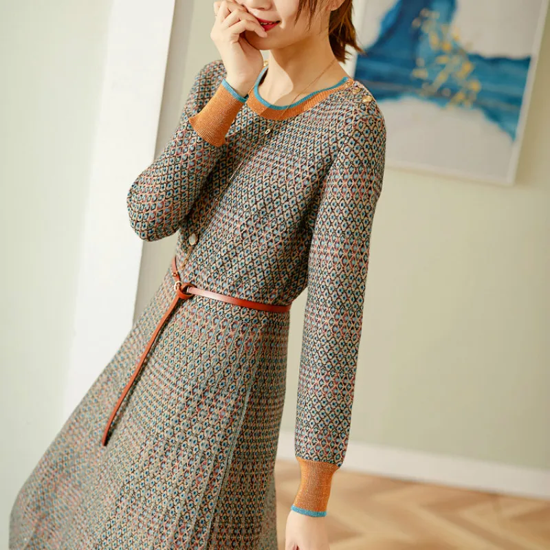 Women Dress Gold Thread Checked Dress Waist Long-sleeved Knitted Thin Pleated Dress
Women Dress Gold Thread Checked Dress Waist Long-sleeved Knitted Thin Pleated Dress