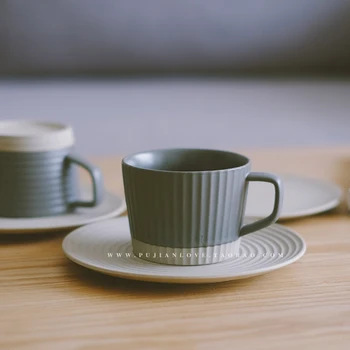 Creative Japanese Coffee Cup Set Luxury Small Bone China Tea Cups and Saucer Porcelain Xicara De Cafe Home Drinkware QAB50BD
Creative Japanese Coffee Cup Set Luxury Small Bone China Tea Cups and Saucer Porcelain Xicara De Cafe Home Drinkware QAB50BD
