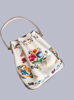free shipping the new style fashion and nice flower prints genuine cow leather women handbag one shoulder bag crossbody bag 25cm
free shipping the new style fashion and nice flower prints genuine cow leather women handbag one shoulder bag crossbody bag 25cm