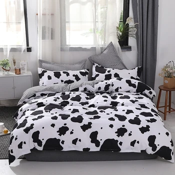 4pcs/set Cow Print Bedding Set Cozy Queen King Size Bedclothes Soft Breathable Duvet Cover Bed Sheet Pillowcases Set 
4pcs/set Cow Print Bedding Set Cozy Queen King Size Bedclothes Soft Breathable Duvet Cover Bed Sheet Pillowcases Set