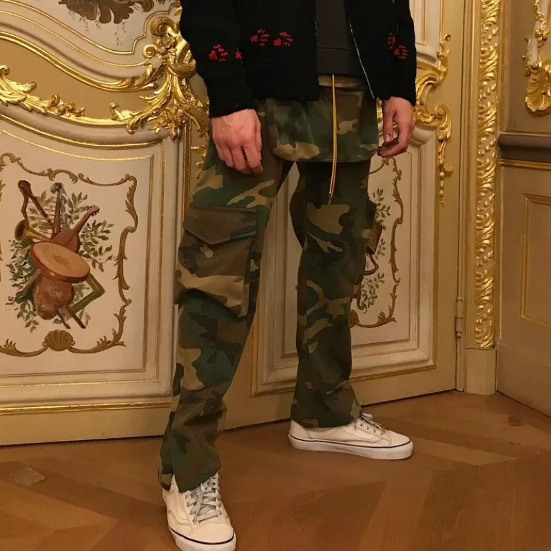 High Quality Military Camouflage Cargo Pants Ankle-Length Side Snap Cotton Jogger Kangaroo Pocket At front 
High Quality Military Camouflage Cargo Pants Ankle-Length Side Snap Cotton Jogger Kangaroo Pocket At front