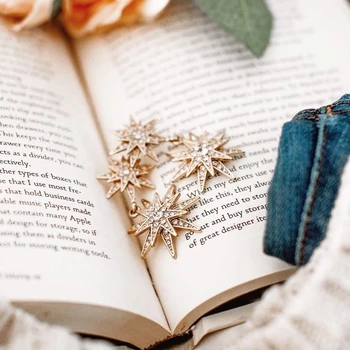 Dvacaman Crystal Starburst Drop Earrings for Women Gold Color Metal Star Dangle Earrings Girl Party Hanging Earrings Wholesale
Dvacaman Crystal Starburst Drop Earrings for Women Gold Color Metal Star Dangle Earrings Girl Party Hanging Earrings Wholesale