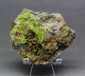 171g Natural RARE Pyromorphite green lead ore natural mineral crystals teaching specimen collection from China 
171g Natural RARE Pyromorphite green lead ore natural mineral crystals teaching specimen collection from China