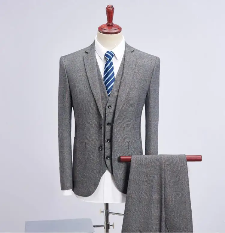 High Quality Light Grey Side Vent Groom Tuxedos Groomsmen Best Man Mens Wedding Suits (Jacket+Pants+Vest+Tie) terno masculino
High Quality Light Grey Side Vent Groom Tuxedos Groomsmen Best Man Mens Wedding Suits (Jacket+Pants+Vest+Tie) terno masculino