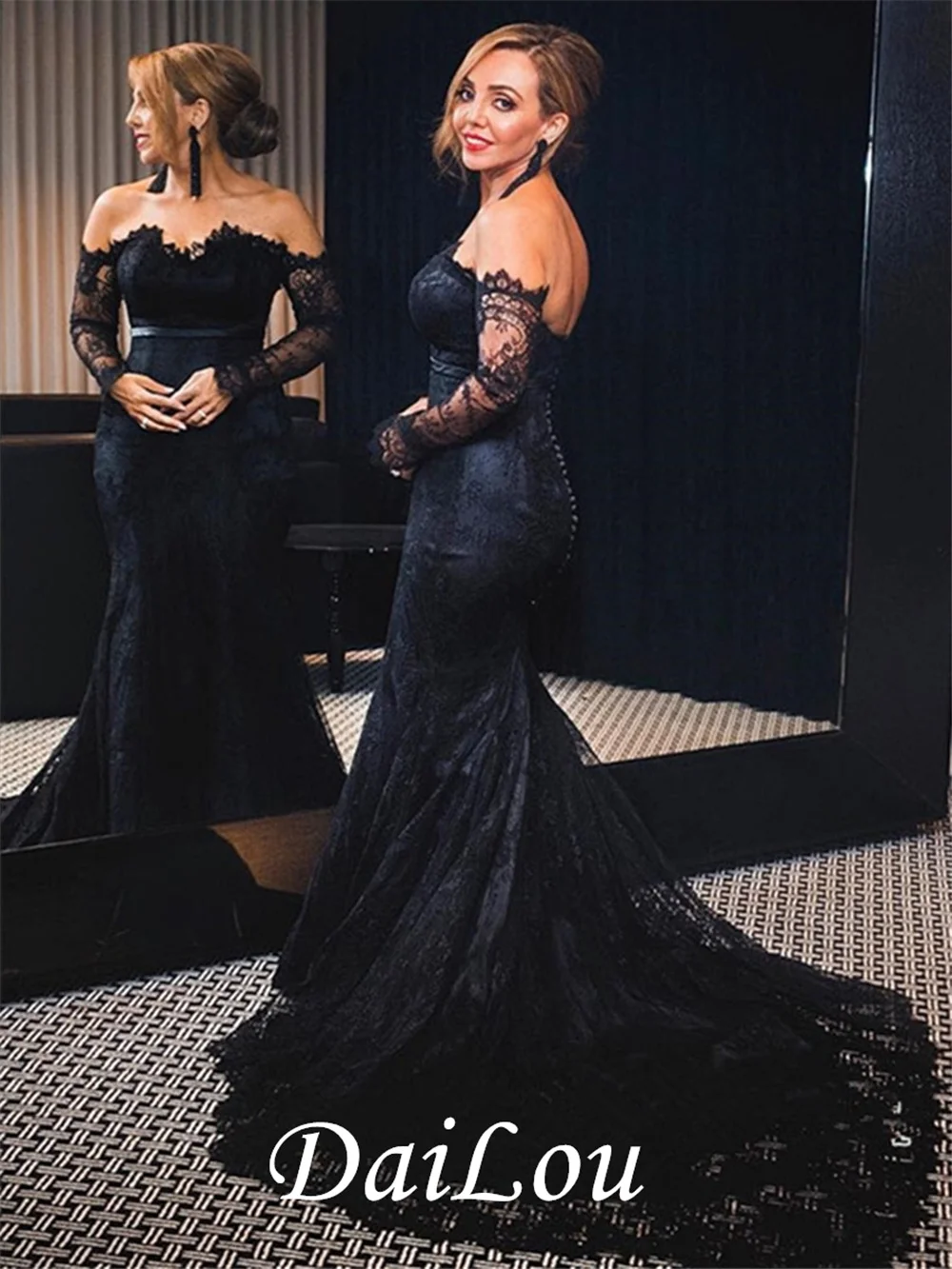 Вечернее кружевное платье с юбкой годе, длиной до пола, пуговицами и глубоким круглым вырезом, длинными рукавами, шлейфом и молнией, все разм...
Вечернее кружевное платье с юбкой годе, длиной до пола, пуговицами и глубоким круглым вырезом, длинными рукавами, шлейфом и молнией, все разм...