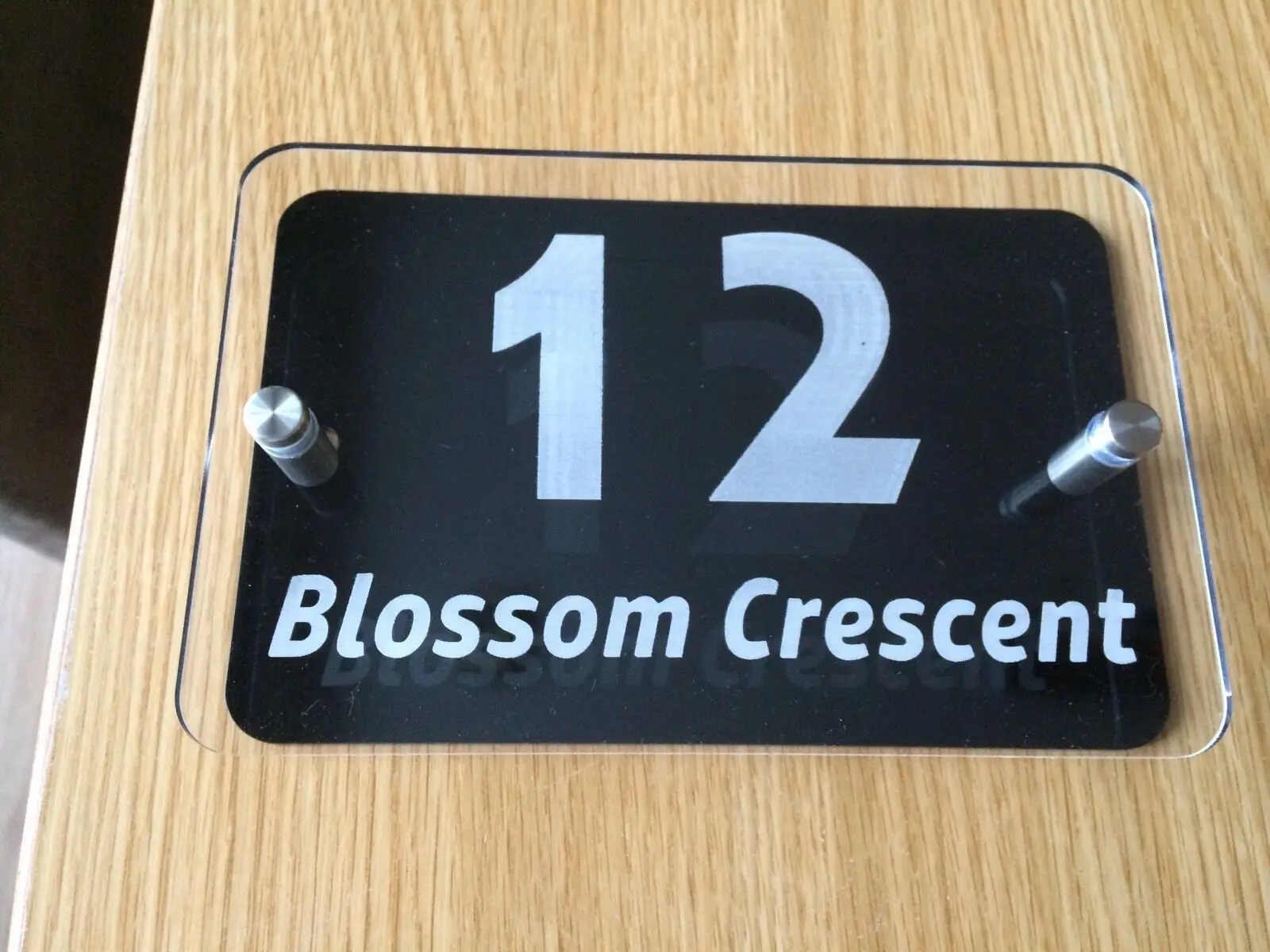Modern House acrylic door number plate, numbers name plate house number plate address number for house apartment number
Modern House acrylic door number plate, numbers name plate house number plate address number for house apartment number