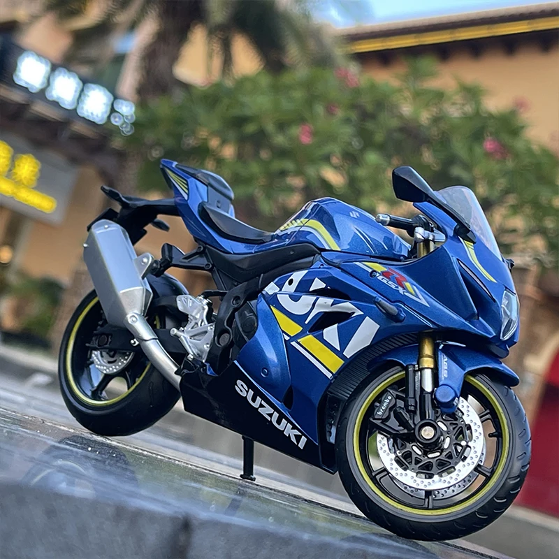 Модель гоночного мотоцикла 1:12 SUZUKI GSX-R1000 из сплава, модель литая металлическая уличная модель мотоцикла, коллекция детских игрушек, подарки
Модель гоночного мотоцикла 1:12 SUZUKI GSX-R1000 из сплава, модель литая металлическая уличная модель мотоцикла, коллекция детских игрушек, подарки