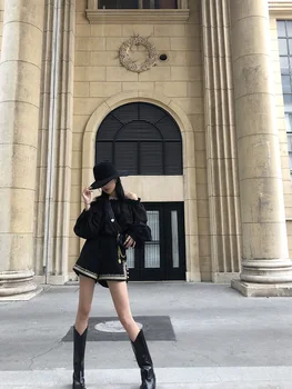 Original Super Fire Gold Silk Embroidery Craft Court Style Shorts Wild Casual shorts Female Tide Summer
Original Super Fire Gold Silk Embroidery Craft Court Style Shorts Wild Casual shorts Female Tide Summer