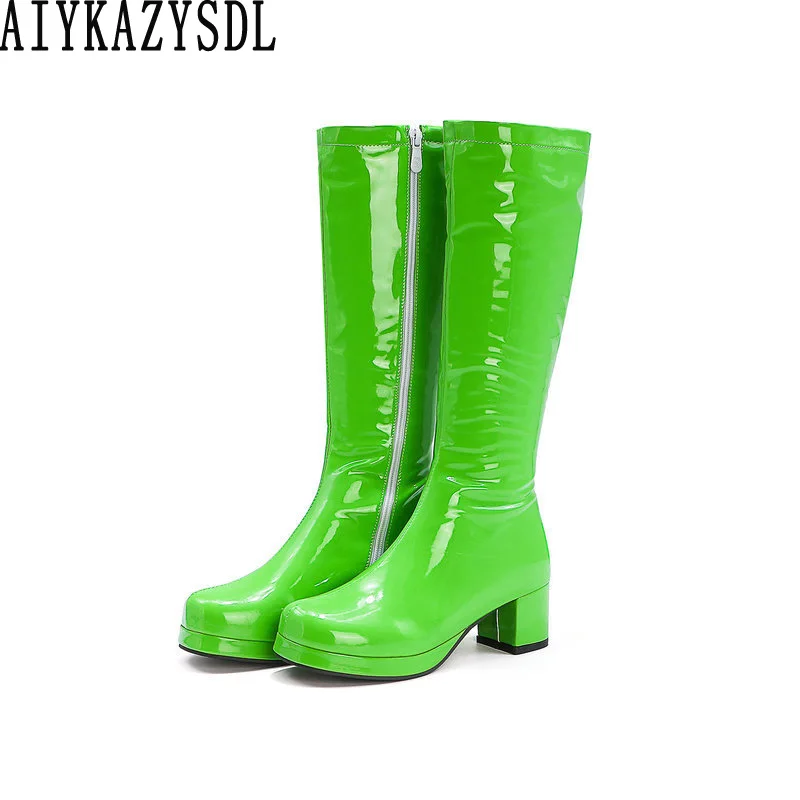 Женские ботинки ярких цветов AIYKAZYSDL, блестящие кубинские ботинки на низком массивном каблуке для верховой езды, мотоциклетные ботинки, женская обувь
Женские ботинки ярких цветов AIYKAZYSDL, блестящие кубинские ботинки на низком массивном каблуке для верховой езды, мотоциклетные ботинки, женская обувь