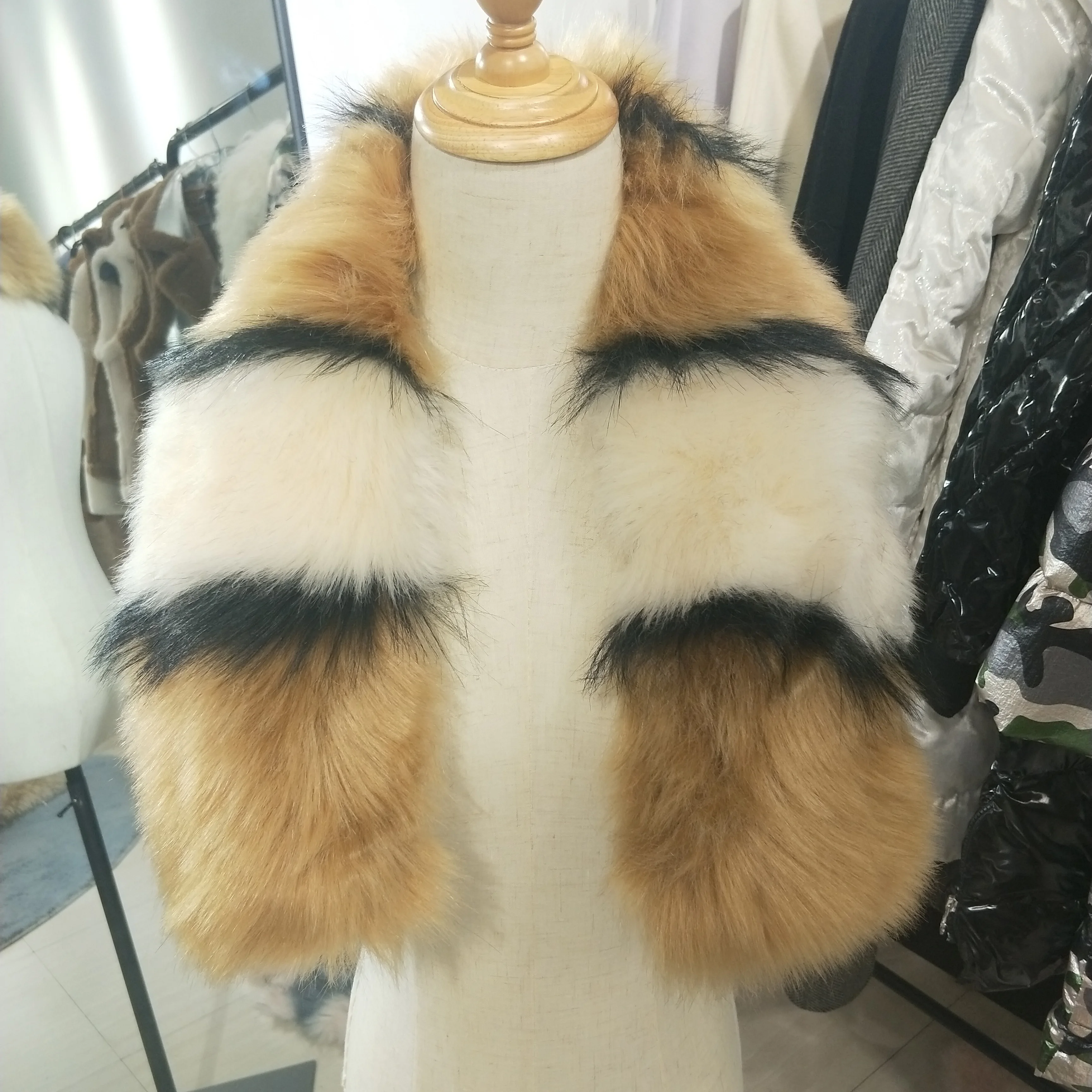 Long Faux Fox Fur Collar Winter Women Jacket Hood Fur Decorative Collar Multi Color Fake Fur Shawl Collar Scarves
Long Faux Fox Fur Collar Winter Women Jacket Hood Fur Decorative Collar Multi Color Fake Fur Shawl Collar Scarves