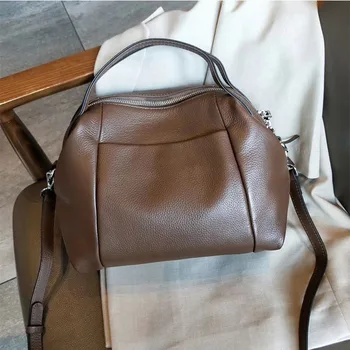 2020 new Korean version of the first layer of cowhide solid color ladies handbag
2020 new Korean version of the first layer of cowhide solid color ladies handbag
