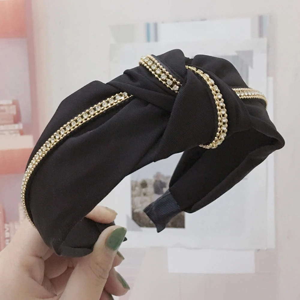 New Female headband with Bright flash diamonds knotted fabric hair accessories wide-brimmed headband black cloth gold
New Female headband with Bright flash diamonds knotted fabric hair accessories wide-brimmed headband black cloth gold