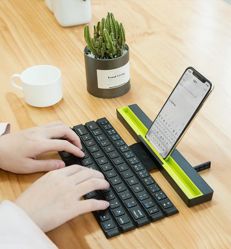 mobile phone Bluetooth folding keyboard multi-point device connection automatic switch machine convenient portable keyboard
mobile phone Bluetooth folding keyboard multi-point device connection automatic switch machine convenient portable keyboard