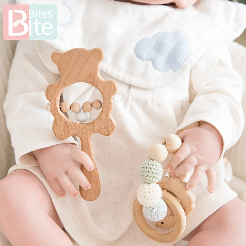 Bite Bites 2pc Baby Wooden Teether Baby Nursing Bracelets Rattle Gifts Wooden Rodent Ring Toys Crochet Beads Children'S Goods
Bite Bites 2pc Baby Wooden Teether Baby Nursing Bracelets Rattle Gifts Wooden Rodent Ring Toys Crochet Beads Children'S Goods