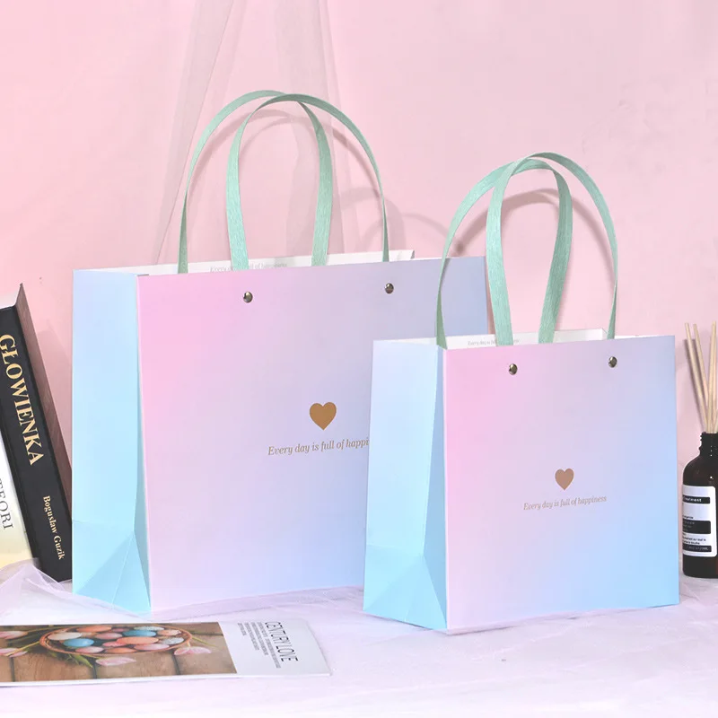 Gradient Double Color Heart Gift Bag Small Fresh Cartoon Gift Bags Packing Bags Customizable Carry Bag Fashion Party Gifts Bags
Gradient Double Color Heart Gift Bag Small Fresh Cartoon Gift Bags Packing Bags Customizable Carry Bag Fashion Party Gifts Bags