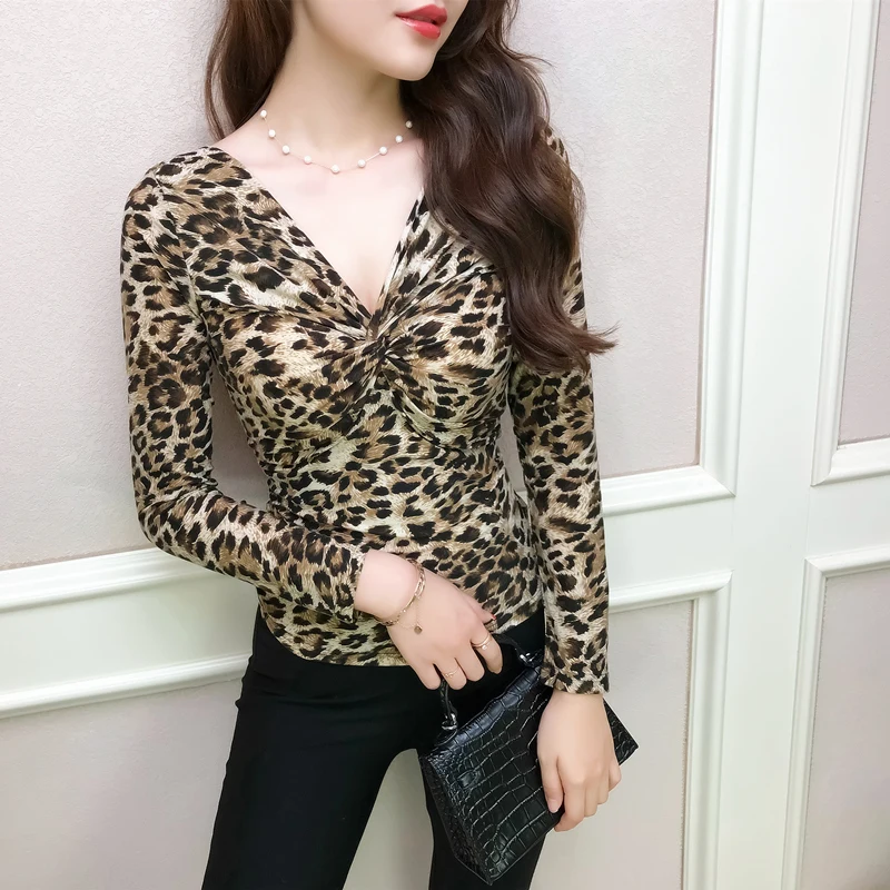 Plus Size 4XL Leopard Print Latin Dance Top Woman New Spring Summer V-neck Slim Fit Latin Dance T-shirt Latin Competition Dress
Plus Size 4XL Leopard Print Latin Dance Top Woman New Spring Summer V-neck Slim Fit Latin Dance T-shirt Latin Competition Dress