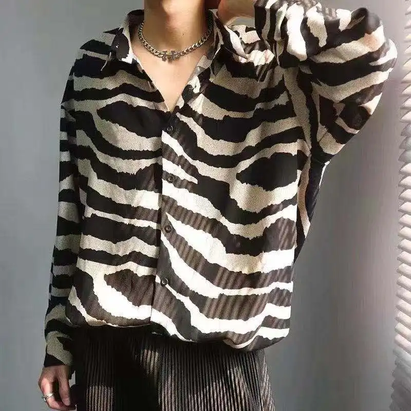 2021 Korean Style Men's Zebra Printing Long Sleeves Shirt Loose Chiffon Light Luxury Retro Lapel Collar Shirt Camisa Masculina
2021 Korean Style Men's Zebra Printing Long Sleeves Shirt Loose Chiffon Light Luxury Retro Lapel Collar Shirt Camisa Masculina