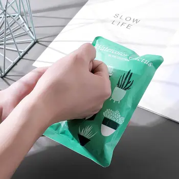 10.7x7.7CM 10.7x7.7CM Summer Travel Portable Ice Pack Cartoon Figures Printed Package Cooling Children Fever Instant Cold Random
10.7x7.7CM 10.7x7.7CM Summer Travel Portable Ice Pack Cartoon Figures Printed Package Cooling Children Fever Instant Cold Random