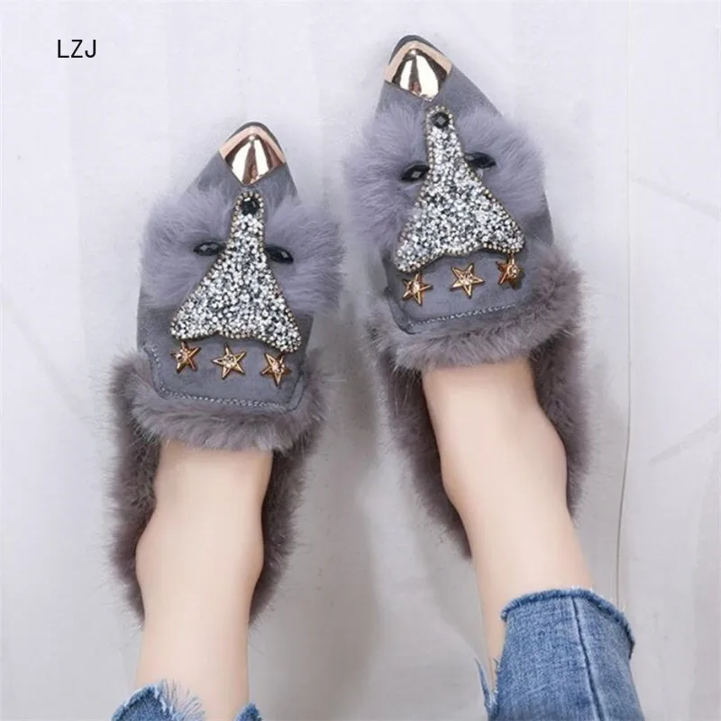 LZJ 2019 Women Fashion Pointed Metal Toe Fox Fur Crystal Bling Ankle Boots Flat Heel Warm Winter Luxury Shoes Black Gray
LZJ 2019 Women Fashion Pointed Metal Toe Fox Fur Crystal Bling Ankle Boots Flat Heel Warm Winter Luxury Shoes Black Gray