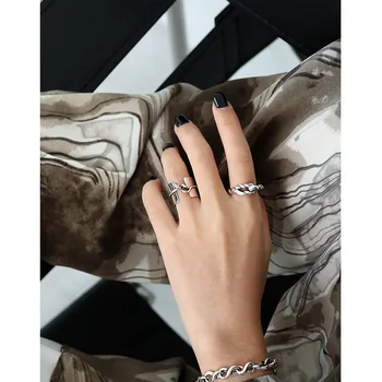 Korean version of ins cold wind retro do old gloss knot S925 pure silver ring girl.
Korean version of ins cold wind retro do old gloss knot S925 pure silver ring girl.