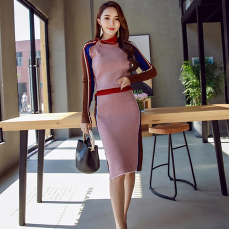 2020 autumn and winter season new temperament matching color zipper top fashion slim body wrap hip skirt suit
2020 autumn and winter season new temperament matching color zipper top fashion slim body wrap hip skirt suit
