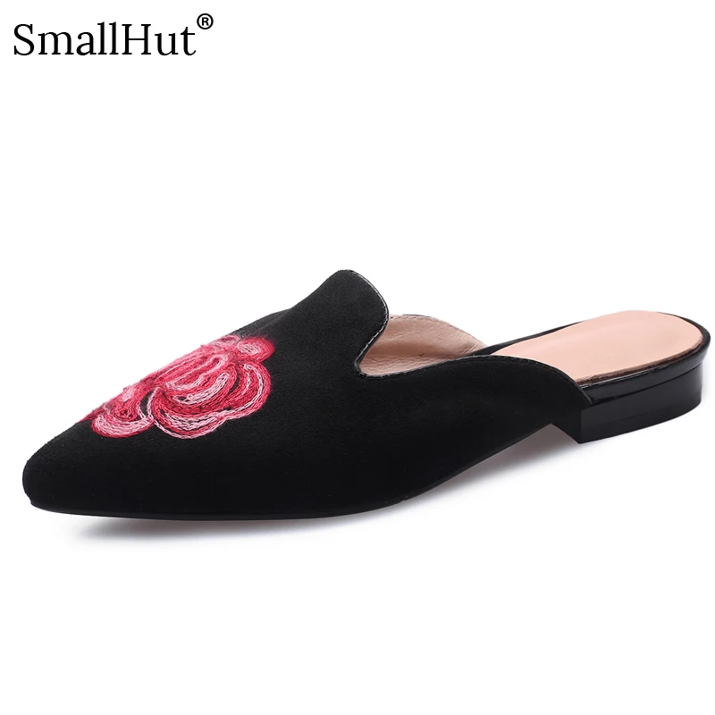 Sheep Suede Woman Low Heel Slippers G050 Summer Fashion New Arrived Flowers Ladies National Style Embroider Pointed Toe Mules 
Sheep Suede Woman Low Heel Slippers G050 Summer Fashion New Arrived Flowers Ladies National Style Embroider Pointed Toe Mules