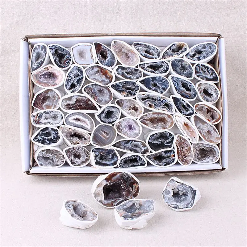 Exquisite cornucopia natural crystal cave agate decoration feng shui fortune original stone
Exquisite cornucopia natural crystal cave agate decoration feng shui fortune original stone