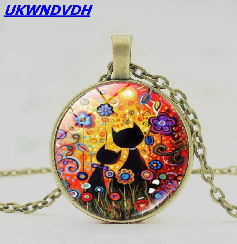 The cat in the flower is in the shape of a cat, the round shape is fashionable, and the popular classic necklace is popular.
The cat in the flower is in the shape of a cat, the round shape is fashionable, and the popular classic necklace is popular.