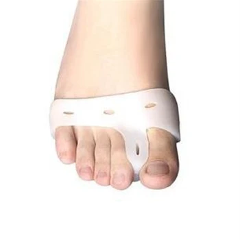 1 Pair White Silicone Foot Care Insoles Bunion Hallux Valgus Orthopedic Toe Separator Metatarsal Cushion Forefoot Pad 
1 Pair White Silicone Foot Care Insoles Bunion Hallux Valgus Orthopedic Toe Separator Metatarsal Cushion Forefoot Pad