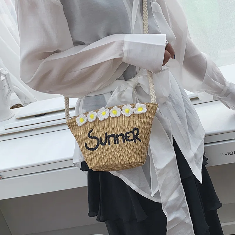 Bag Women's 2019 New Style Summer Fairy Vacation Style Straw Bag Shoulder INS Versatile Flower Western Style Bag Fashion
Bag Women's 2019 New Style Summer Fairy Vacation Style Straw Bag Shoulder INS Versatile Flower Western Style Bag Fashion