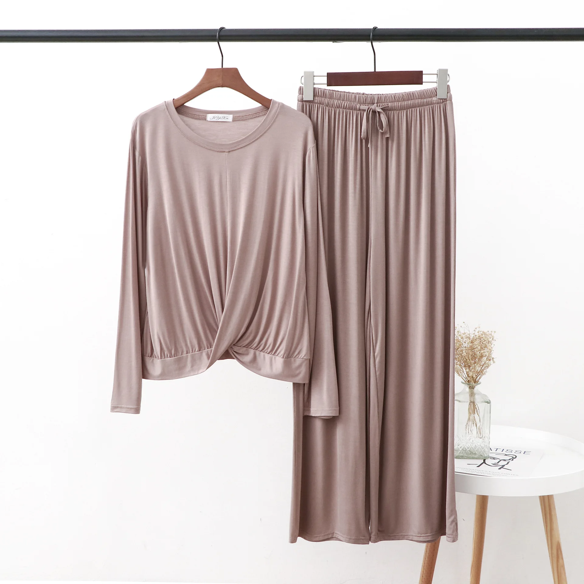 Modal Linen Flower Color Long Sleeve Yoga Clothes Suit Female Fitness Summer Loose Fashion Thin Slimming Sports Elegant
Modal Linen Flower Color Long Sleeve Yoga Clothes Suit Female Fitness Summer Loose Fashion Thin Slimming Sports Elegant