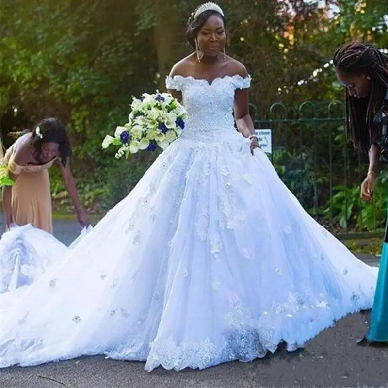African Country Wedding Dresses A Line Bridal Gowns Off Shoulder Lace Applique Sweep Train Backless Plus Size Garden Vestide
African Country Wedding Dresses A Line Bridal Gowns Off Shoulder Lace Applique Sweep Train Backless Plus Size Garden Vestide