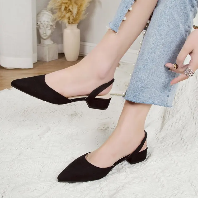 Women's shoes 2019 new summer color sandals Pointed suede heel straps low heel sandals
Women's shoes 2019 new summer color sandals Pointed suede heel straps low heel sandals