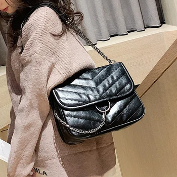 DORANMI V-striped Flap Women's Bags 2020 Luxury Brand Designed Thread Messenger Ring Chain Shoulder Bag Crossbody Bag Bolso B606
DORANMI V-striped Flap Women's Bags 2020 Luxury Brand Designed Thread Messenger Ring Chain Shoulder Bag Crossbody Bag Bolso B606