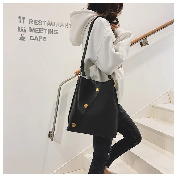 Waliicorners women shoulder bags designer rivet wide strap crossbody bag luxury leather patchwork large bucket big purses 21 Hfb24ed88fa4c4549bcebf1f45ab2f2e9f