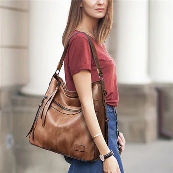 Retro Oil Wax PU Leather Women Casual Large Capacity Shoulder Bag Multi-function Fashion PU Hand Bag Tassels Decor Tote Bag
Retro Oil Wax PU Leather Women Casual Large Capacity Shoulder Bag Multi-function Fashion PU Hand Bag Tassels Decor Tote Bag