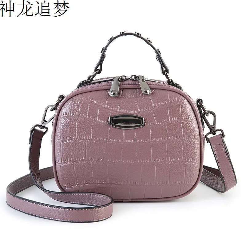 Crocodile pattern lady small bag female Split leather Messenger bag handbag shoulder bag round Totes handbag Messenger bag 
Crocodile pattern lady small bag female Split leather Messenger bag handbag shoulder bag round Totes handbag Messenger bag