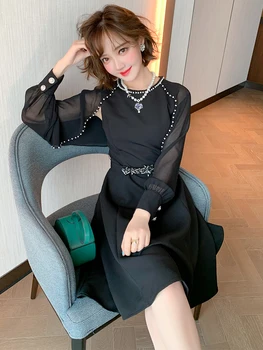 Stitching see-through yarn shawl sleeves beaded diamond belt high waist A-line dress 2020 autumn new
Stitching see-through yarn shawl sleeves beaded diamond belt high waist A-line dress 2020 autumn new