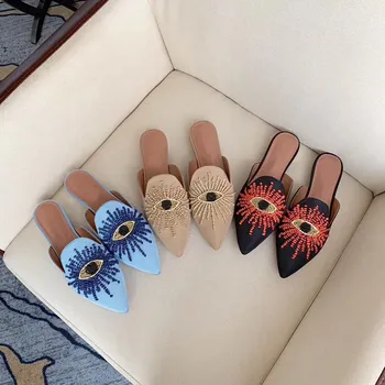 String Bead Mules Women Eye Shape Embroidery Decor Silk Slippers Flat Sliddes for Women 2020 Luxury Brand Designer Female Shoes 
String Bead Mules Women Eye Shape Embroidery Decor Silk Slippers Flat Sliddes for Women 2020 Luxury Brand Designer Female Shoes