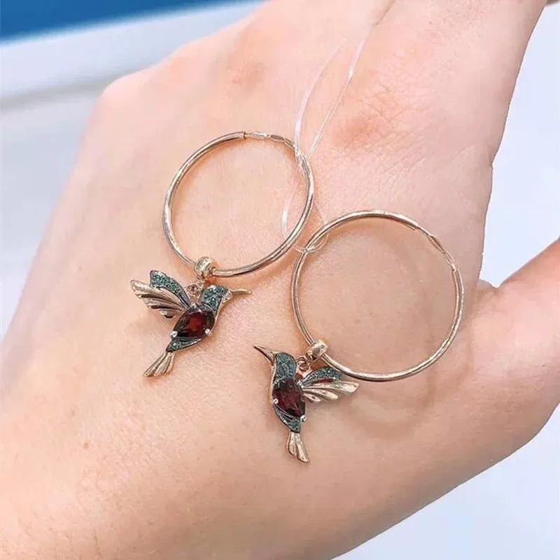 Exquisite and Elegant Bird Round Hoop Pendant Crystal Dangling Earrings Gold-filled Earrings for Women's Wedding Jewelry
Exquisite and Elegant Bird Round Hoop Pendant Crystal Dangling Earrings Gold-filled Earrings for Women's Wedding Jewelry