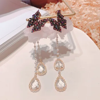 Fashion Korean Geometric Rhinestone Dangle Earrings Personality Long Crystal Earrings Elegant for Women Jewelry Accessories 
Fashion Korean Geometric Rhinestone Dangle Earrings Personality Long Crystal Earrings Elegant for Women Jewelry Accessories