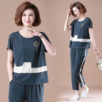 2020 Summer Sportswear Women Two Piece Set Pants Short-sleeved Women's Tops Plus Size Two-piece Sports Suit Women Clothing 
2020 Summer Sportswear Women Two Piece Set Pants Short-sleeved Women's Tops Plus Size Two-piece Sports Suit Women Clothing