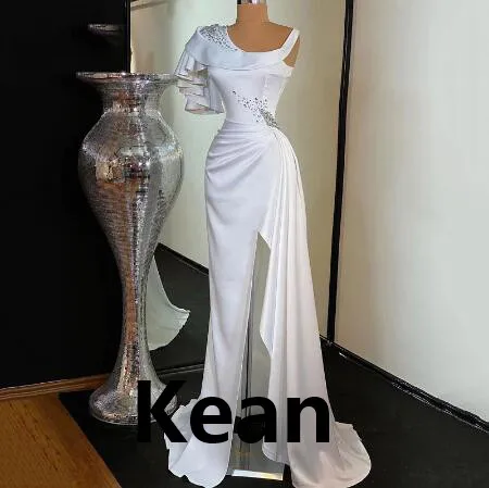 Real Picture White High Split Evening Dresses Satin Pleat Beaded Dubai Arabic Saudi Arabian Prom Dress Custom Made
Real Picture White High Split Evening Dresses Satin Pleat Beaded Dubai Arabic Saudi Arabian Prom Dress Custom Made