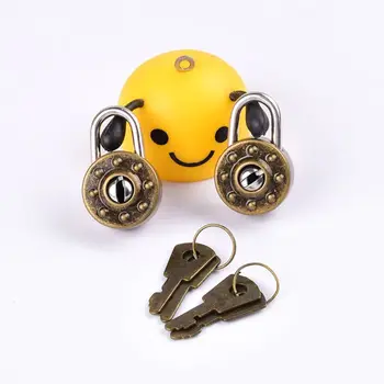 2020 New Mini Padlock Small Luggage Box Key Lock with Key Bag Suitcase Decor Accessories
2020 New Mini Padlock Small Luggage Box Key Lock with Key Bag Suitcase Decor Accessories